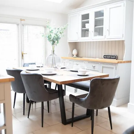 Holiday home 35 Grosvenor Terrace - 3 Bed Sleeps 6, 5 Min Walk From Centre *
