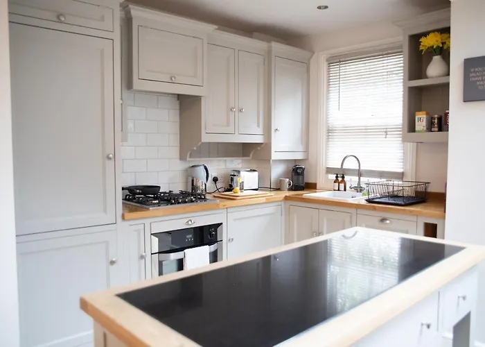 35 Grosvenor Terrace - 3 Bed Sleeps 6, 5 Min Walk From Centre *